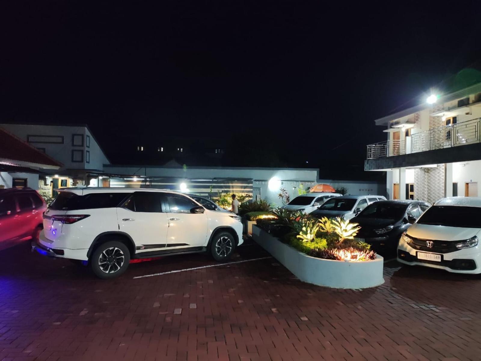 Hotel Cibening Purwakarta Eksteriør billede